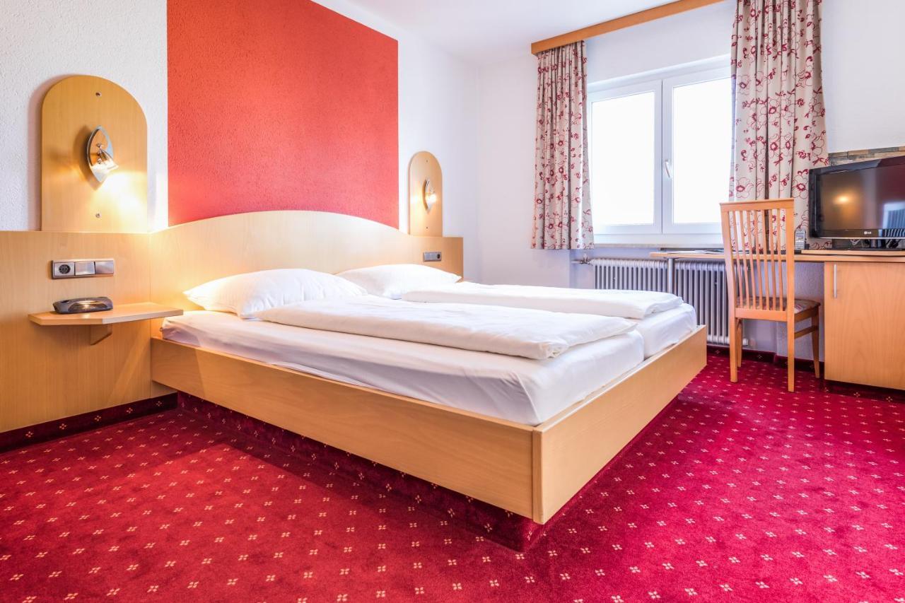 Hotel Gasthof Lamm Bregenz Bagian luar foto